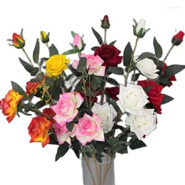 Dekorativa blommor One Silk Rose Flower Long Stem 5 Heads Artificial Rosa Fluer Branch 6 F￤rger f￶r br￶llopscentrum