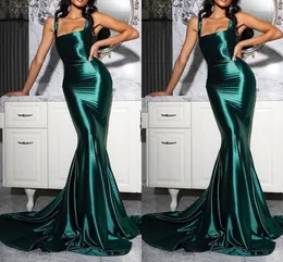 Vestidos de fiesta de sirena verde esmeralda sexy largos para mujeres Tallas grandes Tirantes de espagueti de satén Plisados sin respaldo Drapeado Vestidos de fiesta de noche formales Vestidos por encargo