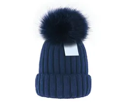 저렴한 전체 비니 새로운 겨울 모자 니트 모자 여성 보닛 두꺼운 비니 진짜 너구리 모피 폼 포포 따뜻한 소녀 모자 pomp9759455