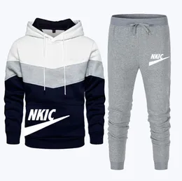 NEUE männer Gestreiften Trainingsanzug Zwei Stück Anzug Mode Frühling Herbst Sweatshirts und Jogginghose Set Männliche Sportswear Plus Größe