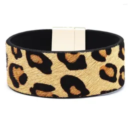 Bangle Bohemian stil armband f￶r kvinnor leopard h￤sth￥r l￤der armband mode armband smycken accessoarer armband