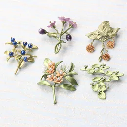Brooches Vintage Green Vine Flower Plant Pin Tree Lotus Leaf Blueberry Cherry Bamboo Brooch Ladies Jewelry Gift