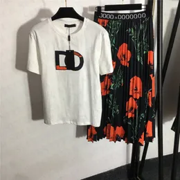 Embroidered Letter T Shirts Tees Dress Two Piece Womens Floral Print High Waist Pleated Skirts Fashion Casual Sets