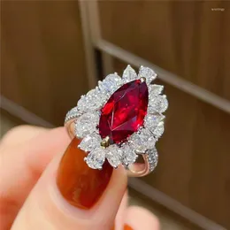 Anelli di nozze Temperamento simulazione di lusso Ruby Horse Eye Diamond Zircone Apertura regolabile per le donne regali di gioielleria