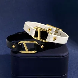 Eight Color V-letter Bangles rectangle embracing PU belt buckle Bracelets Design Adjustable Simple Men Womens Couples Unisex Bangle VLB1 --06 Party Jewelry Gifts