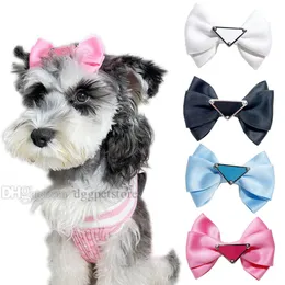 Designer Dog Hair Clips Brand Dog Apparel Bowknot French Barrette Bows Ornament för Yorkie Teddy Grooming Hairs Accessories With Classic Triangle Metal Card A489