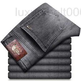 Jeans Masculino Designer Outono e Inverno Alta Qualidade Jovem Algodão Versátil Pés Pequenos Calças Longas IBZU