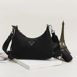 Kobiety luksusowe projektanci torby 2021 Pakiet klatki piersiowej Lady Tote Chains torebki Messenger Backpack Nylon Crossbody Bag European and America3054