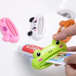 Accessori per la cucina domestica Strumento multifunzione per il bagno Dentifricio per cartoni animati Spremiagrumi Gadget da cucina Decorazioni utili per i bagni