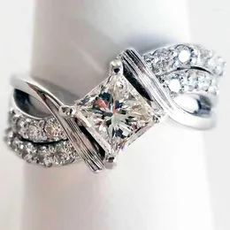 Pierścienie ślubne Ztmyhdhd Biżuteria 6-10 Rozmiar dla kobiet pierścień mody biały