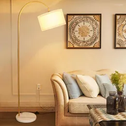 Lampy podłogowe lampa rybacka przełącznik stopy nordycki do salonu stół do sypialni luksusowa marmurowa podstawa pomalowana na żelaza sztuka kreatywne światło