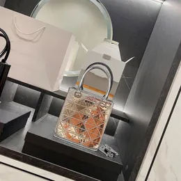 2021 Bayanlar Mini Tote Çanta Patent Deri 16cm İmitasyon Tasarımcı Çanta Açık Sakoche Banliyö Sokak Moda Telefon Çantası2212