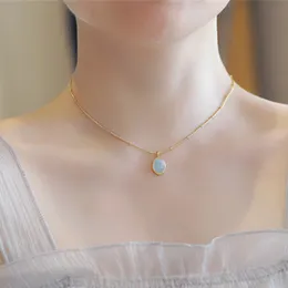 ロマンチックな青い天然石18Kゴールドデザイナーネックレス316Lチタンスチールチェーン女性チーカーレディースペンダントネックレス
