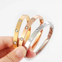 Дизайнер C домой пять поколений корейская любовь полная бриллиантовая пряжка из нержавеющей стали Десять титановых браслетов купить его сейчас ручной