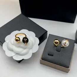 Mulheres Rings Designer Jóias Abertura de Womens com Pearl Gold S Accessories Acessórios novos designers ringam damas para a festa d22122222f