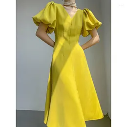 الفساتين غير الرسمية الموضة الصيف الخامس bodycon صفراء الفوانيس القصير فستان النساء