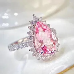 ウェディングリングHuitan Luxury Water Drop Pink CZ Engagement for Women Aesthetic Pear Pear Ringファッションアクセサリーアニバーサリーパーティージュエリー
