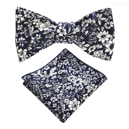 Bow -slipsar RBOCOCOTTON FLORAL Sj￤lvtie och n￤sdukupps￤ttning f￶r m￤n Br￶llopsm￤n Paisley Bowties Pocket Squares upps￤ttningar