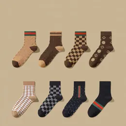 Fashion Mens Streetwear Socks Women High Street Designer Socks Cotton Letter Tryckt 4 PIC med Box Breattable Football Basketball Sports Sock Luxury Brand