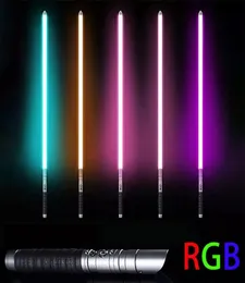 LED SwordSguns Metal Handle RGB COSPlay Doubleedged Lightsaber Laser Sword 7 Färger Byt Switchable Sound and Light for Boys G3888997