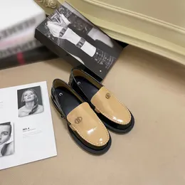 Espadrilles مصمم حذاء حذاء رياضة فاخر امرأة قماشية حذاء قماشية حقيقية من الجلد المتسكعون كلاسيكيين أحذية شبطة من شوكباند S276 007