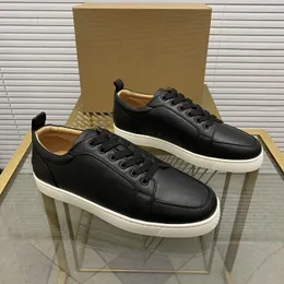 Stilvolle Herrenschuhe mit Nieten, handgefertigt aus echtem Leder, Designer-Rock-Stil, Unisex-Schuhe mit roten Sohlen, Luxusmode, diamantbesetzter Freizeitschuh für Damen 00160