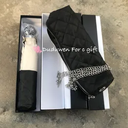 Mode 2C paraplyer Klassisk presentpaket Tygkedjeväska för samling Trend Flower Paraply