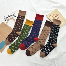 SOWKS Designer Kadın Lüks Spor Kış Sıcak Mektup Baskı Beş Çift Nakış Pamuk Klasik Hosierys Kadın Çorap