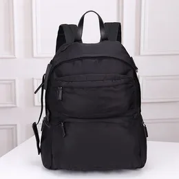 Designer-Nylon-Rucksack, Herren-Reiserucksack, neue modische Schultasche, Dreieck-Buchstabe P, 40 cm, Freizeitrucksäcke mit großer Kapazität, beschichtete Business-Tasche, Schulranzen