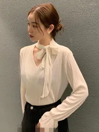 Women's Blouses Korobov Chic French Temperament Shirts V-neck Bowknot Lace-up Coat Fold Design Flared Sleeve Fashion Roupas Femininas