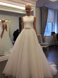 Элегантное свадебное платье A-Line без рукавов с мячом без спинки.