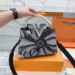 Borsa di design Borsa a mano Capucines Borsa a mano Pelle di coccodrillo di grande capacità solida Classica pelliccia di lusso in metallo vera Yayoi