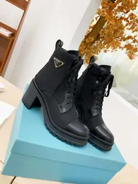 2023 Stivaletti firmati in pelle e nylon Stivaletti con lacci spazzolati Donna Biker Australia Tacchi con plateau Sneakers invernali da esterno Taglia 35 -41