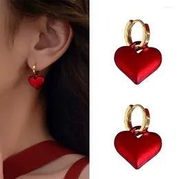 Brincos de argola 2022 premium fosco fosco vermelho coração pingente de orelha de moda coreana para uma festa de mulher doce acessórios elegantes