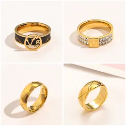 Luxusdesigner Ring Fashiond Schmuck Gold plattiert Kupfer Diamant Alphabet Liebesring Marke Accessoire Geschenkschraubringe für Frauen nie verblassen