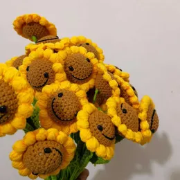 Decorative Flowers 1Pc Hand Woven Diy Handmade Cute Wool Knitting Crocheted Smile Sunflower Imitation Bouquet Girlfriend Gift