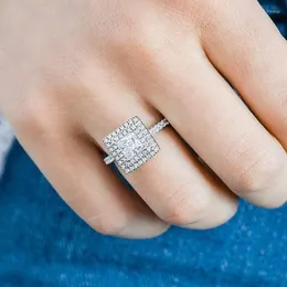 Anéis de casamento simples anel de dedo de feminino quadrado elegante com joias de proposta de engajamento de bandas de zirconia cúbicas brilhantes