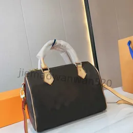2022 Kvinnor Messenger Bag Classic Luxurys Designers Fashion Lady Totes Handväskor Snabbt med Key Lock Shoulder Strap Dust Bag Designers Womens Väskor