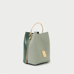 Designer-Leather Lady Bag Spring Summer Mixed Non-Ferrous Metal Handväska lutande över nötkreatur Hud Buck Bag Single Shoulder Inc222p