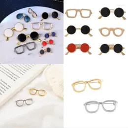 Broscher kreativa glasögon ram metall solglasögon lapel emaljstift tecknad ryggsäck kläder märken korsar mode smycken gåva
