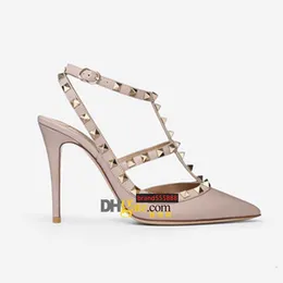 LuxuryDesigner Punta estrecha 2 correas con tachuelas zapatos de vestir remaches de cuero mate Sandalias Mujer Tachonado Tiras Tacones altos bombas de San Valentín