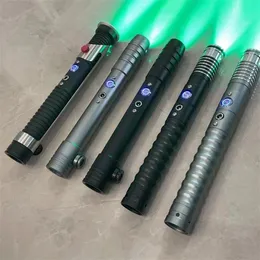 Светодиодные палочки 80см RGB Металлический световой меч 16 цвета 16 звуковые эффекты световые SABRE Sonic Toy для детей Дарт Косплей Детский день рождения Сюрприз 221031