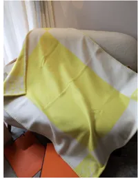 Le coperte gialle del bambino del regalo di Chrismas hanno il sacchetto di polvere e l'etichetta 100140cm Coperte di lettere di quailty TOP RAGAZZA RAGAZZO 90% LANA Coperta del divano di casa