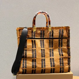 Mink Velvet Tote Bag 37cm stora handväskor bärnstensarbete Totes Women Crossbody Shop Väskor axelväskor mjuk plysch designer handväska modebokstäver hög kapacitet