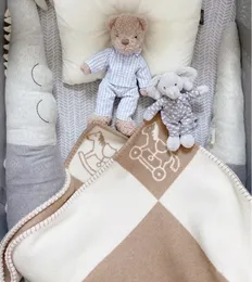 Chrismas Gift Baby Camel Blankets는 먼지 가방과 태그 100140cm 최고 메추리 편지 담요 소년 소녀 90%양모 홈 소파 담요