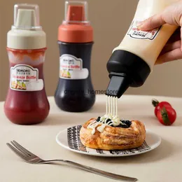 Nieuwe 350 ml 5 -holes squeeze specerij flessen met sproeiers plastic ketchup mosterd hete sauzen olijfolie keuken accessoires