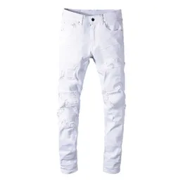 Jeans da uomo Sokotoo Jeans da motociclista strappati elasticizzati bianchi da uomo Pantaloni in denim patchwork pieghettati sottili T221102