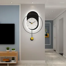 壁の時計ミニマリストの振り子モダンデザインノルディックスタイルのベッドルームサイレントリロイデデープパラサロンホームデコレーション