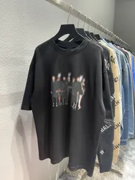 メンズTシャツカップルメンズとレンガのキャビネットインスセレブモデルポートレートバンドクラシッククルーネック半袖T