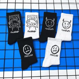 Männer Socken Mode Marke Männlich Sommer Und Herbst Südkorea Paar Trend Hip Hop Straße Skateboard Basketball Männer Frauen